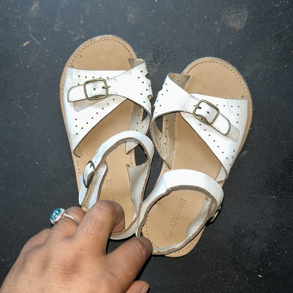 L'Amour Kids White and Tan Sandals - Picture 3 of 4